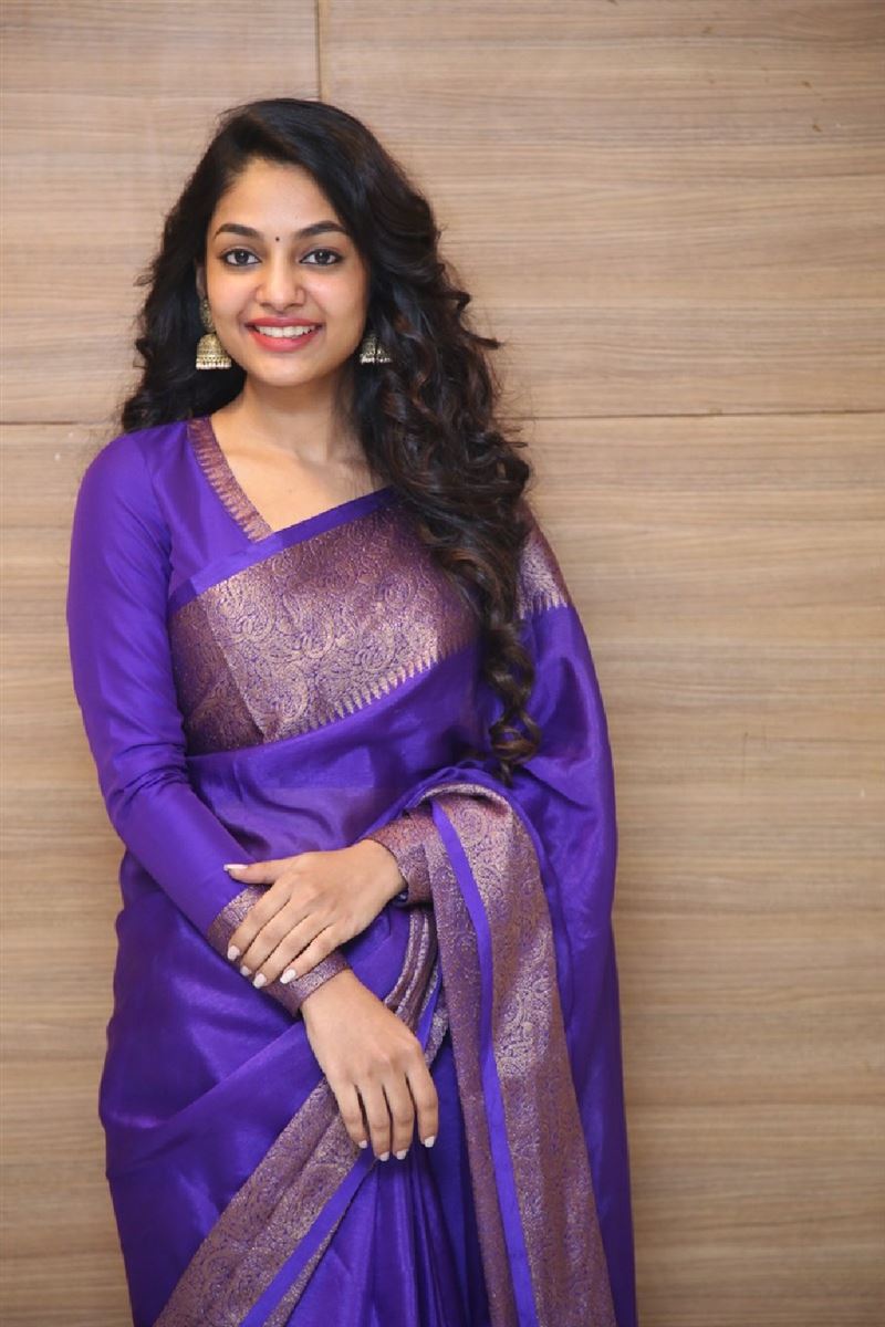 Tamil Actress Ivana Images In Blue Saree